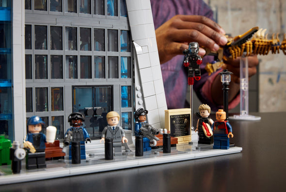 5201pcs 62967 Avengers Tower CN