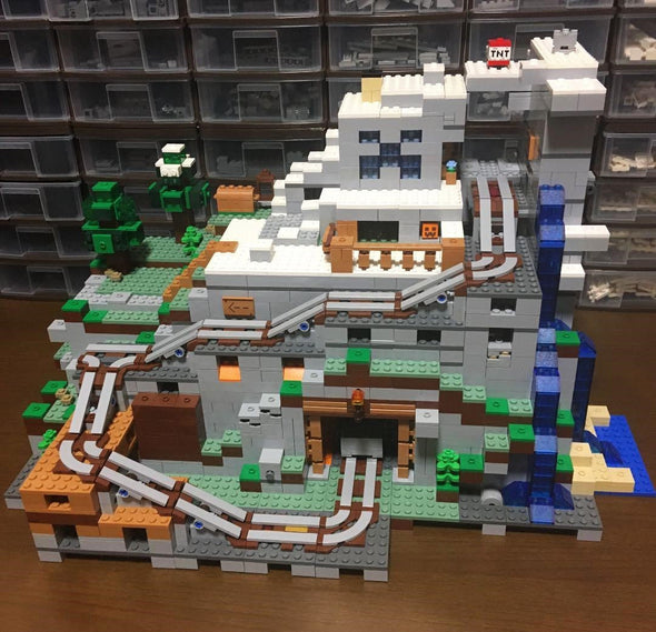 2688PCS Miniecraft The Mountain Cave Compatible 21137